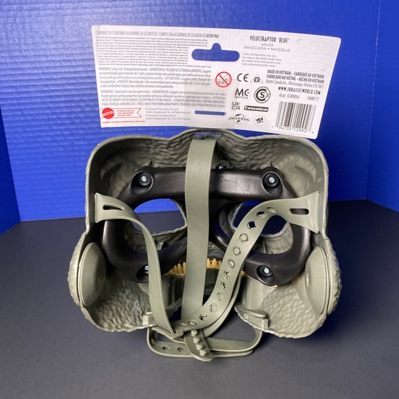 Jurassic World Dominion Velociraptor "Blue" Mask with moving jaw. - Picture 6 of 6